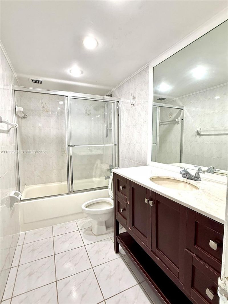 5005 Collins Ave, Unit 523, Miami Beach, FL 33140 Photo