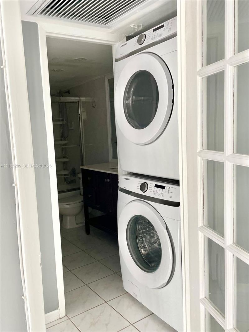 5005 Collins Ave, Unit 523, Miami Beach, FL 33140 Photo