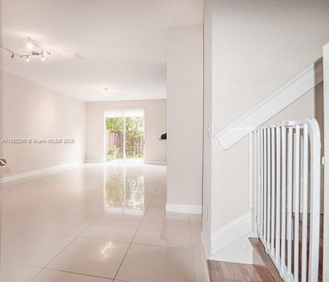 1024 NE 207th Ter, Unit 1024, Miami, FL 33179 Photo