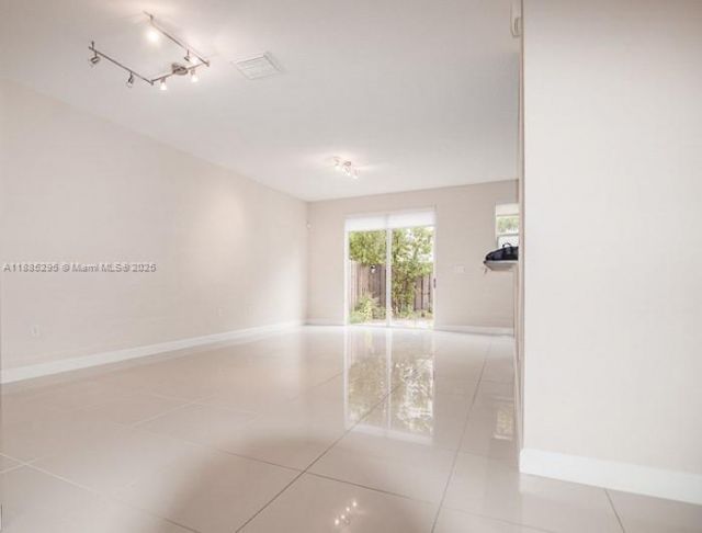 1024 NE 207th Ter, Unit 1024, Miami, FL 33179 Photo