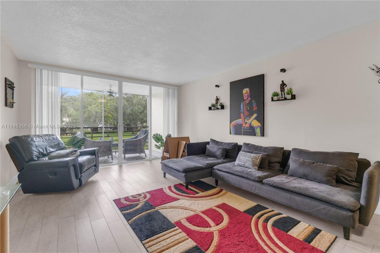 9410 Poinciana Pl, Unit 206, Davie, FL 33324 Photo