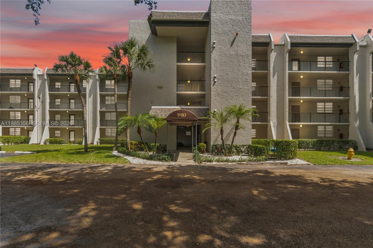 9410 Poinciana Pl, Unit 206, Davie, FL 33324 Photo