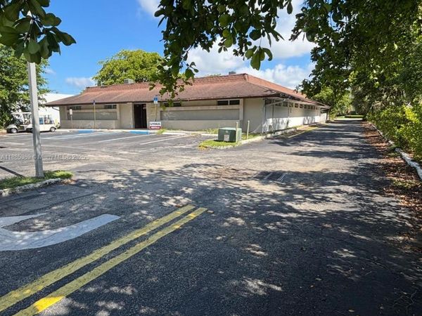 6209 W Commercial Blvd, Tamarac, FL 33319