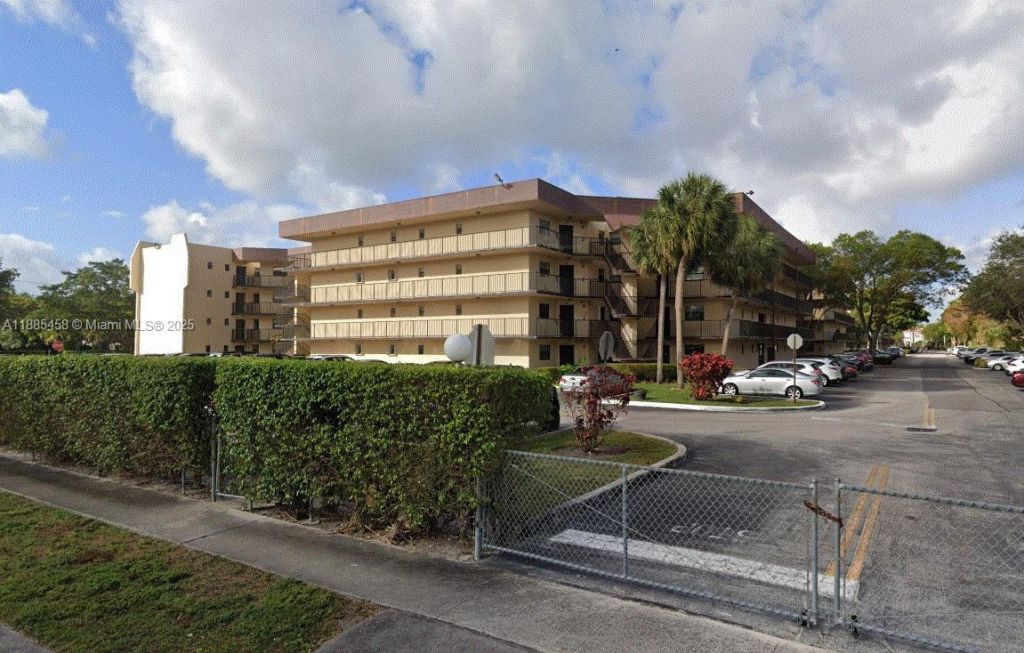 6555 W Broward Blvd, Unit 104, Plantation, FL 33317 Photo