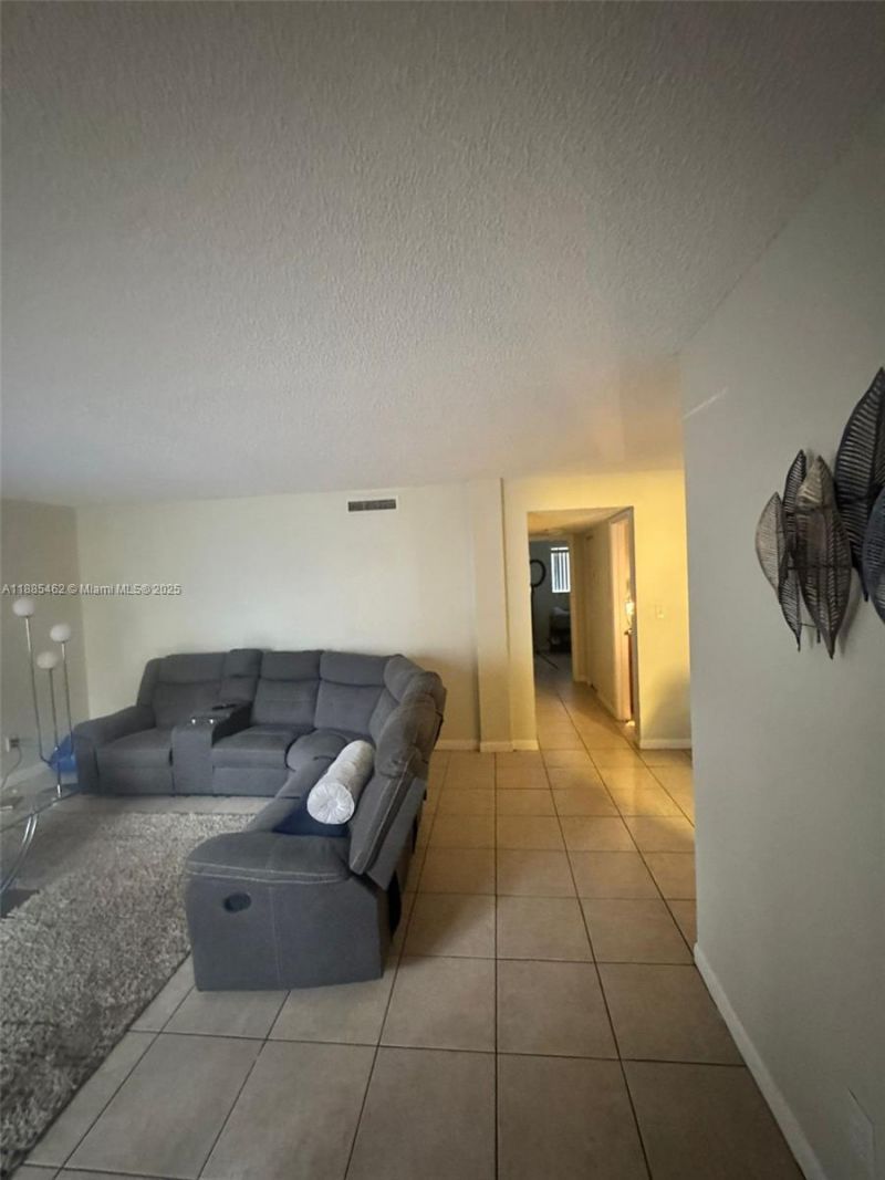 6900 SW 39th St, Unit 106J, Davie, FL 33314 Photo