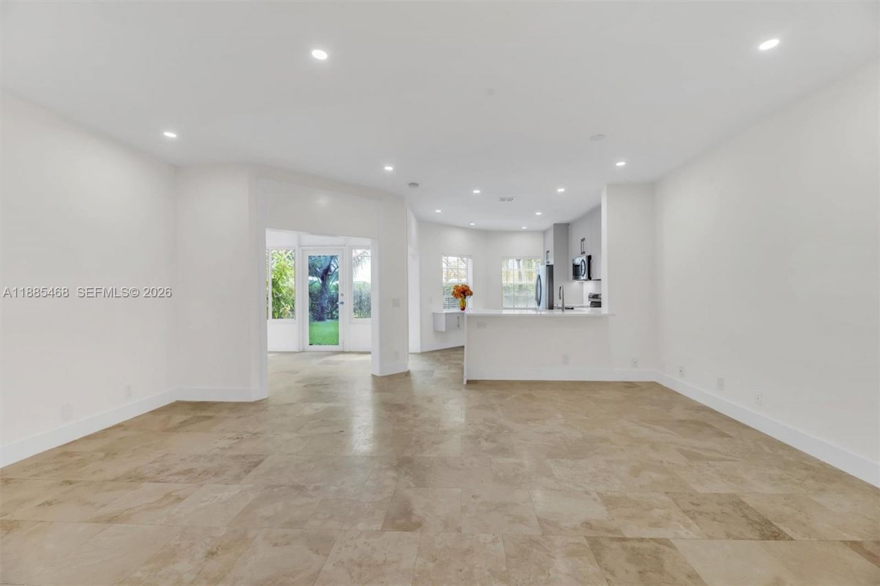 6538 Via Regina, Unit 9, Boca Raton, FL 33433 Photo