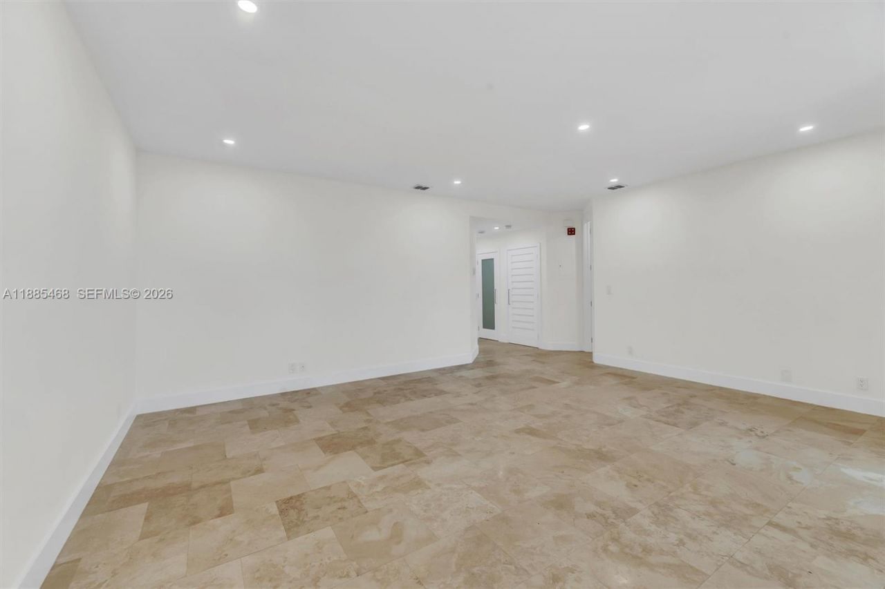 6538 Via Regina, Unit 9, Boca Raton, FL 33433 Photo