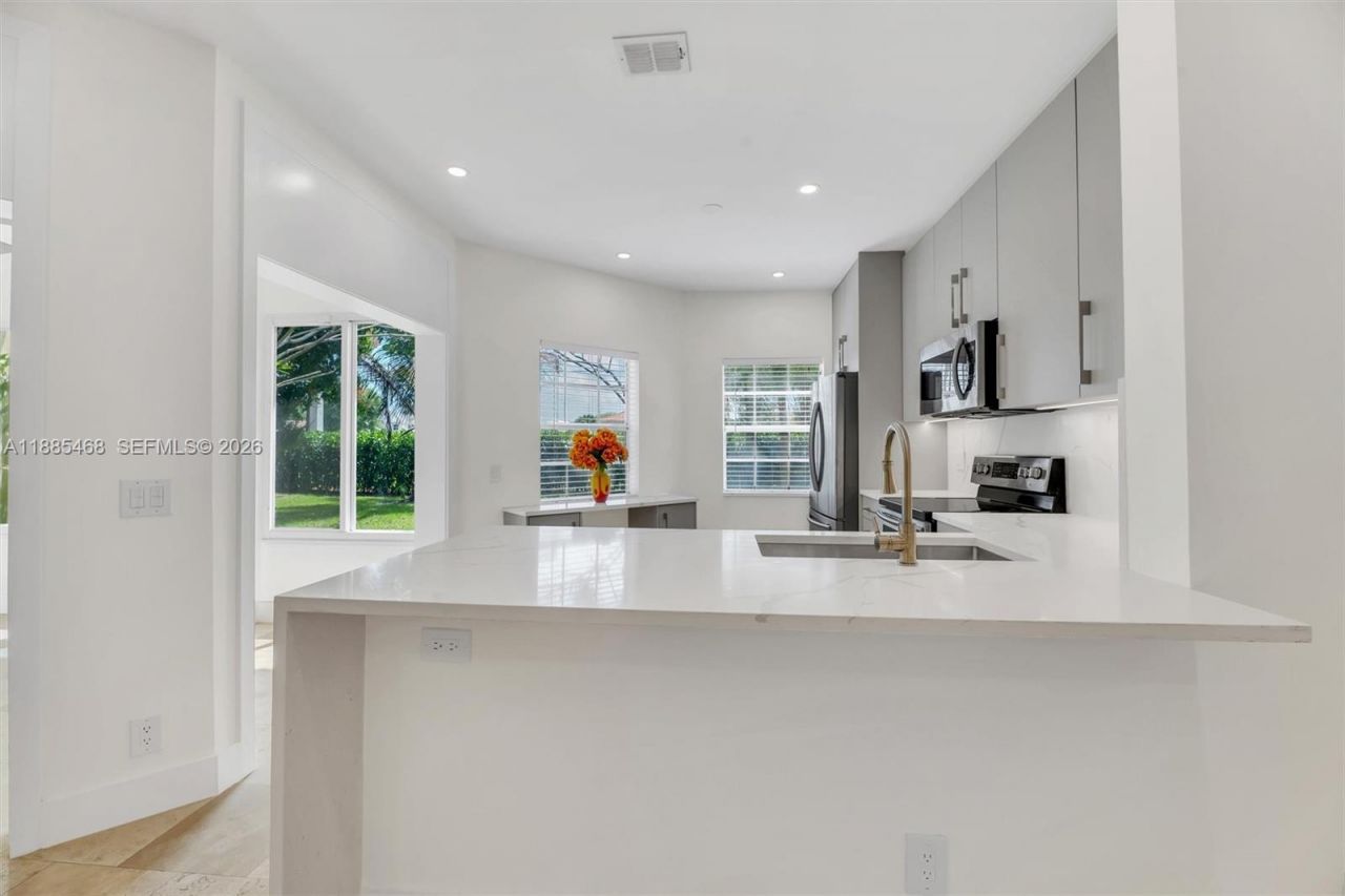 6538 Via Regina, Unit 9, Boca Raton, FL 33433 Photo