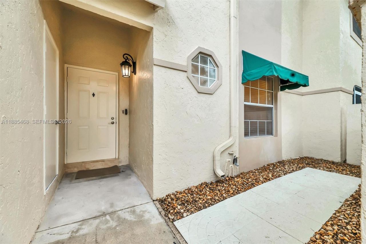 6538 Via Regina, Unit 9, Boca Raton, FL 33433 Photo