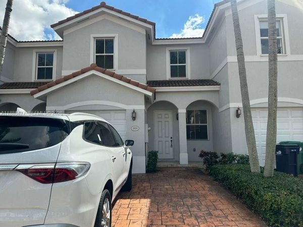 1026 NE 207th Ter, Unit 1026, Miami, FL 33179