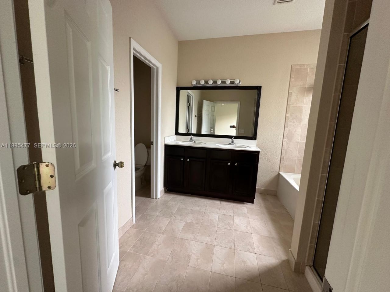 1026 NE 207th Ter, Unit 1026, Miami, FL 33179 Photo