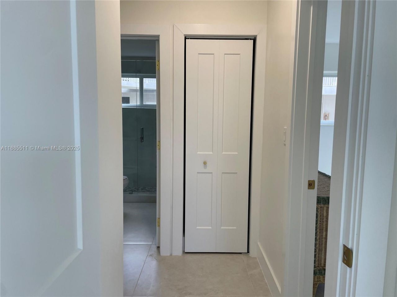 462 Golden Isles Dr, Unit 211, Hallandale Beach, FL 33009 Photo