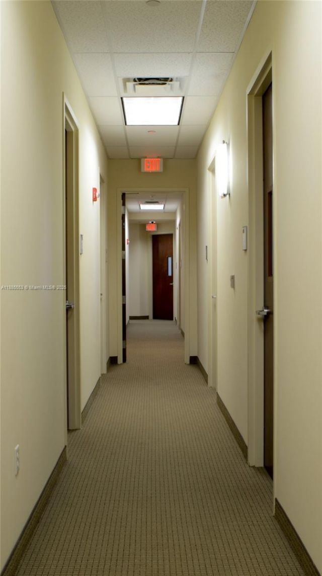 15800 Pines Blvd, Unit 327, Pembroke Pines, FL 33027 Photo