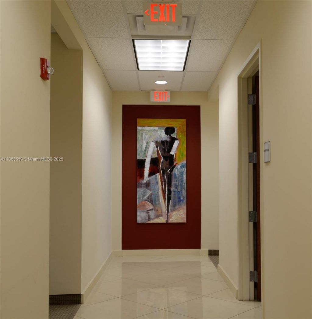 15800 Pines Blvd, Unit 327, Pembroke Pines, FL 33027 Photo