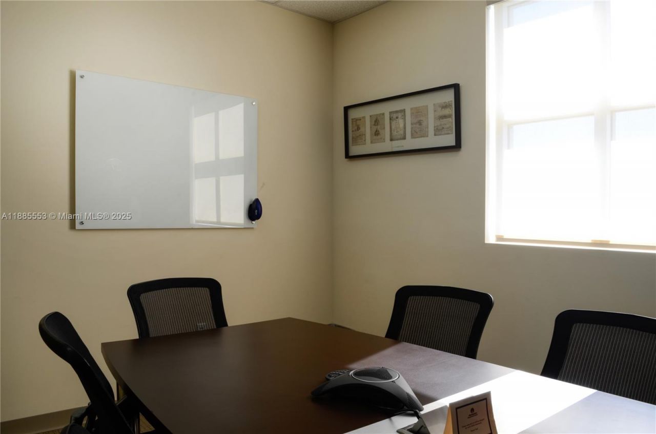 15800 Pines Blvd, Unit 327, Pembroke Pines, FL 33027 Photo