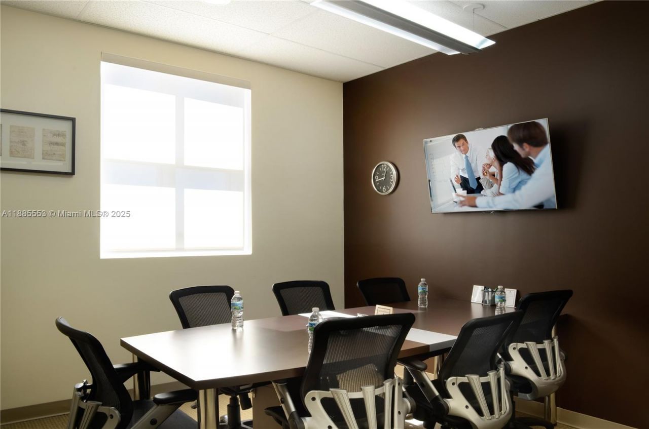 15800 Pines Blvd, Unit 327, Pembroke Pines, FL 33027 Photo