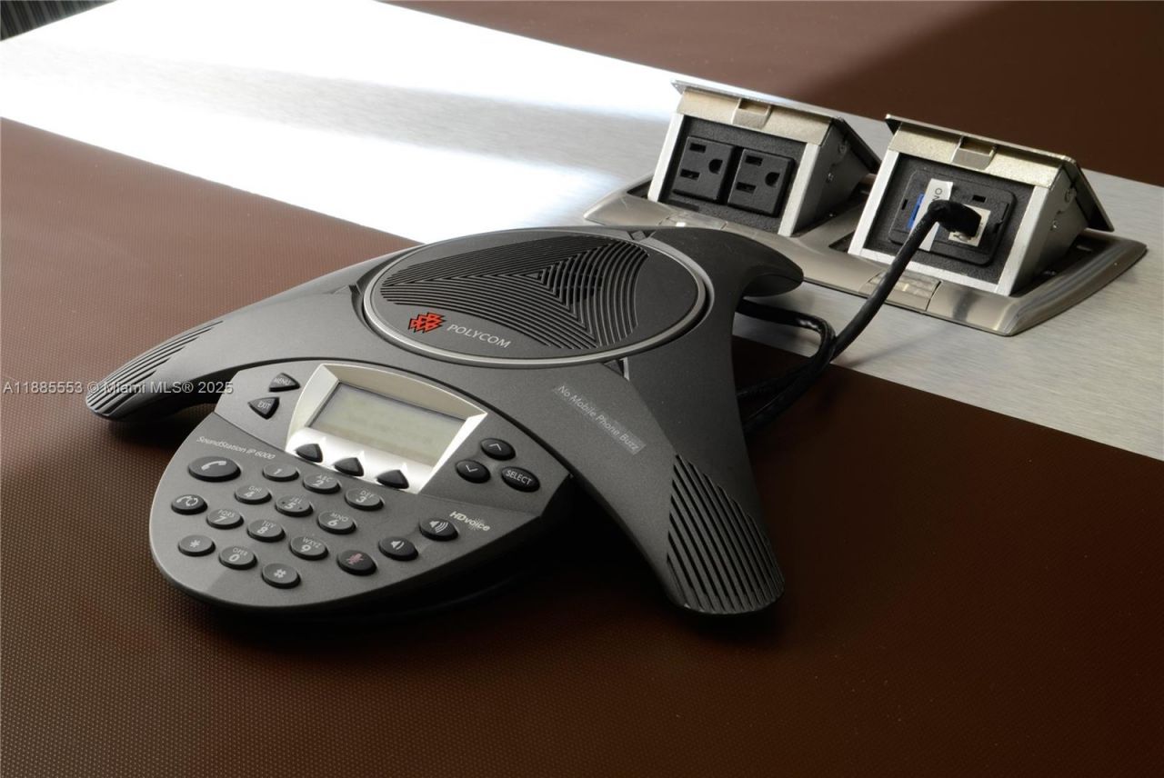 15800 Pines Blvd, Unit 327, Pembroke Pines, FL 33027 Photo