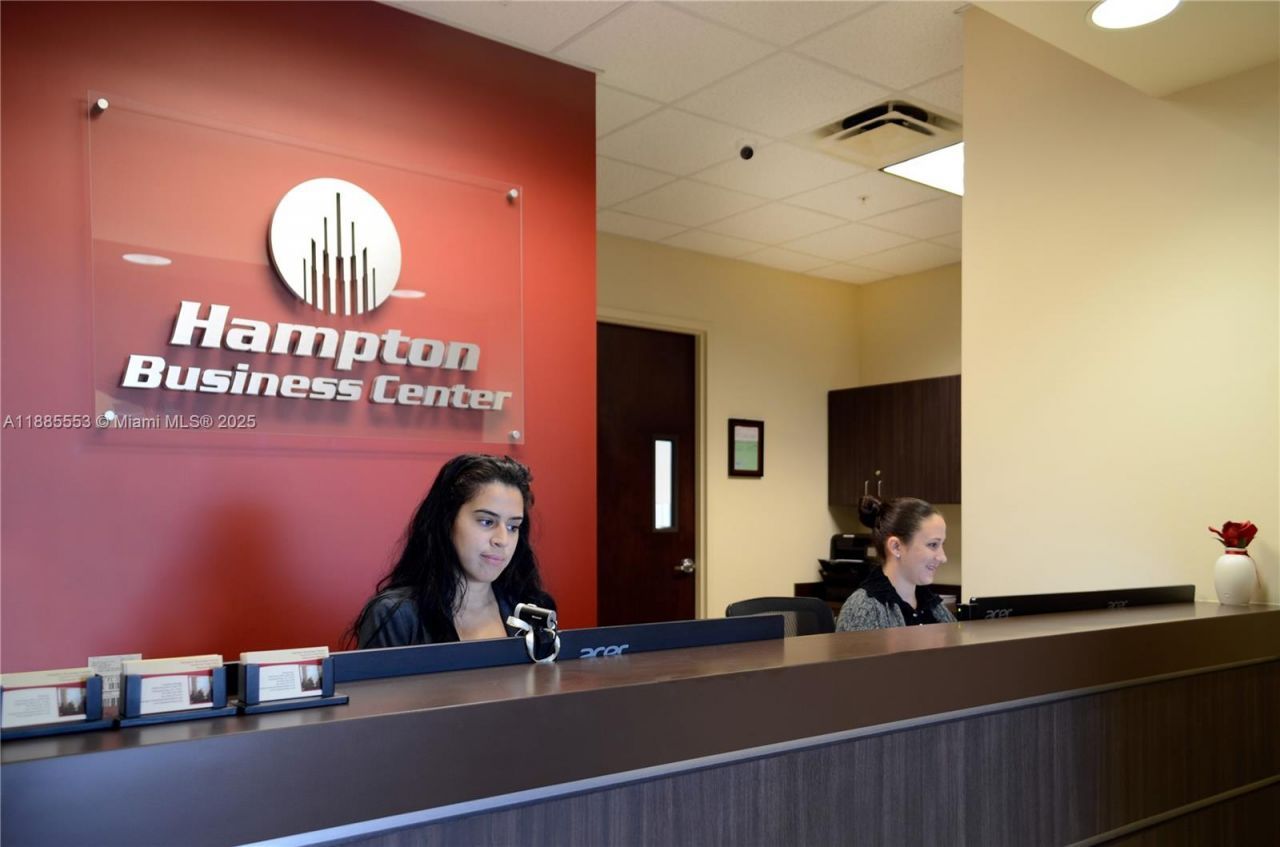 15800 Pines Blvd, Unit 327, Pembroke Pines, FL 33027 Photo