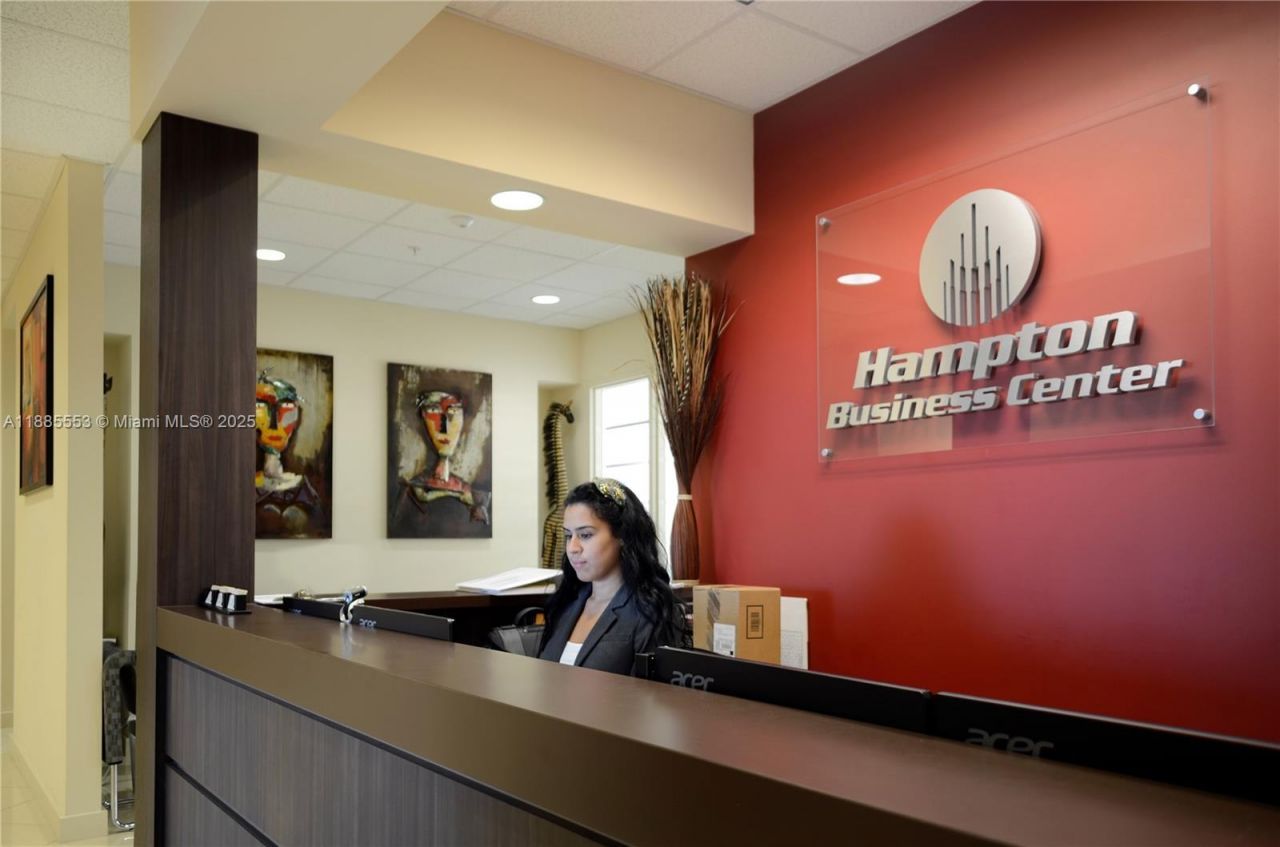 15800 Pines Blvd, Unit 327, Pembroke Pines, FL 33027 Photo