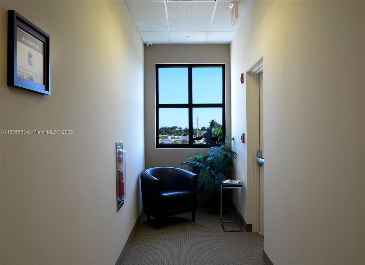 15800 Pines Blvd, Unit 327, Pembroke Pines, FL 33027 Photo