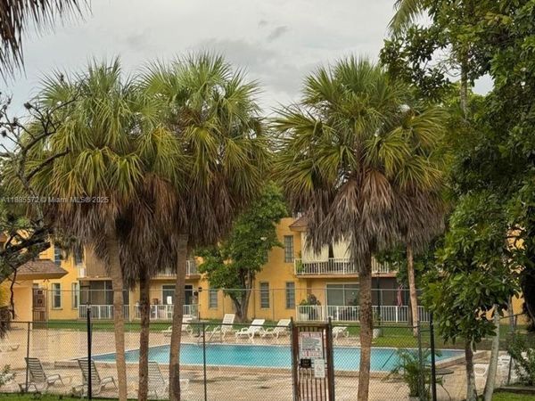 13700 SW 62nd St, Unit 250, Miami, FL 33183