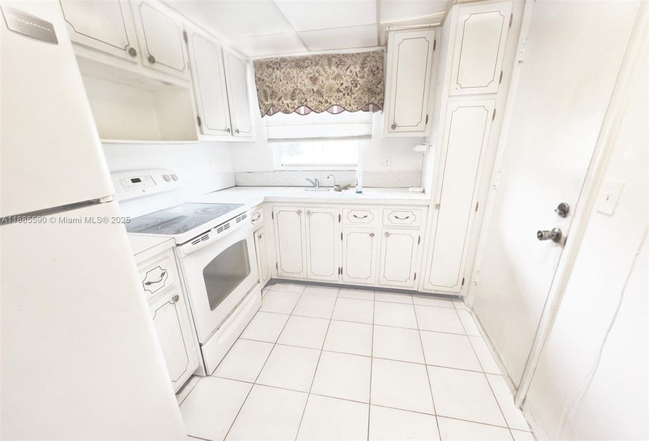 1701 NW 46th Ave, Unit 109, Lauderhill, FL 33313 Photo