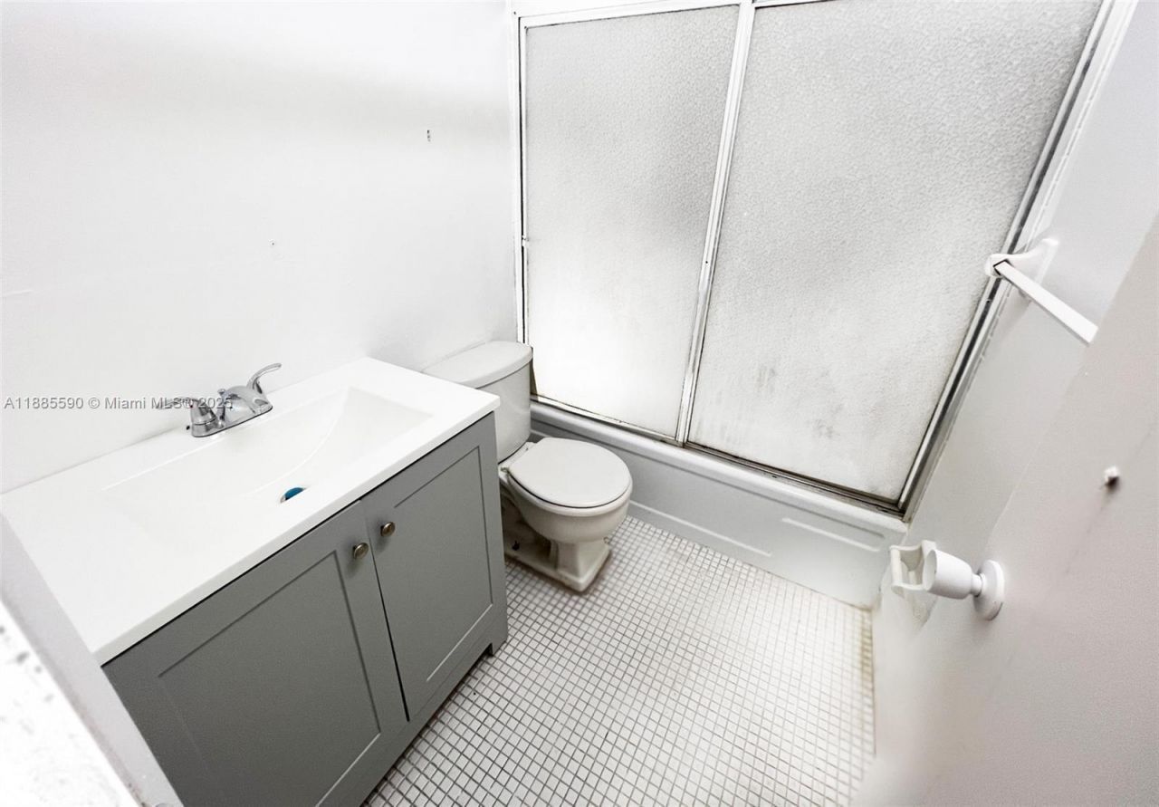 1701 NW 46th Ave, Unit 109, Lauderhill, FL 33313 Photo
