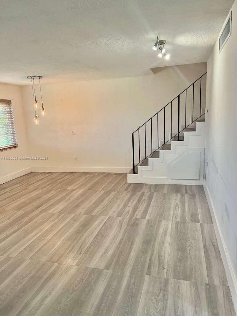 1300 W 53rd St, Unit 18, Hialeah, FL 33012 Photo