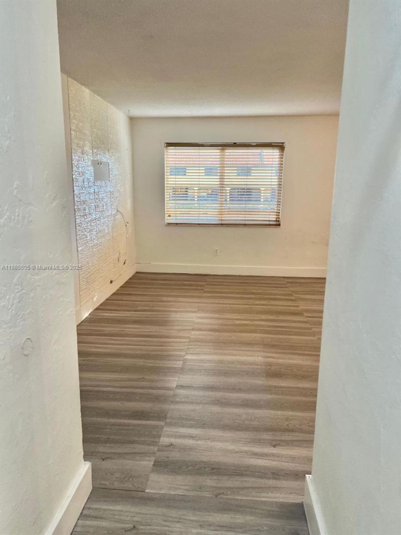 1300 W 53rd St, Unit 18, Hialeah, FL 33012 Photo