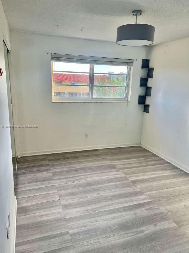 1300 W 53rd St, Unit 18, Hialeah, FL 33012 Photo