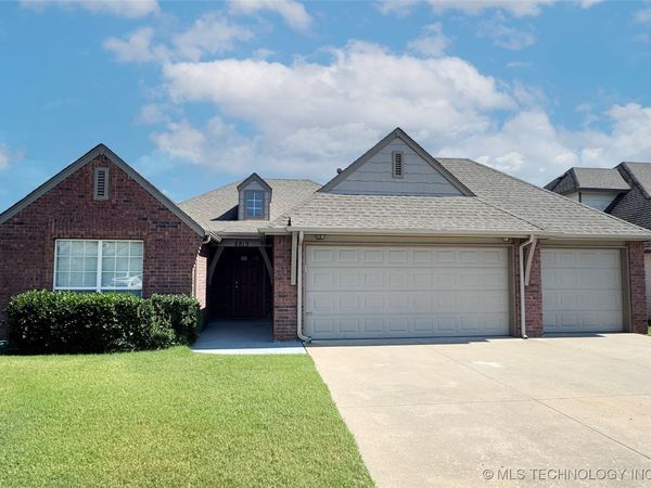8813 N 144th East Avenue, Owasso, OK 74055