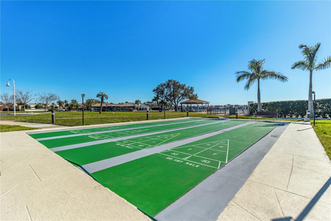 4900 Brittany Drive S, Unit 1512, Saint Petersburg, FL 33715 Photo