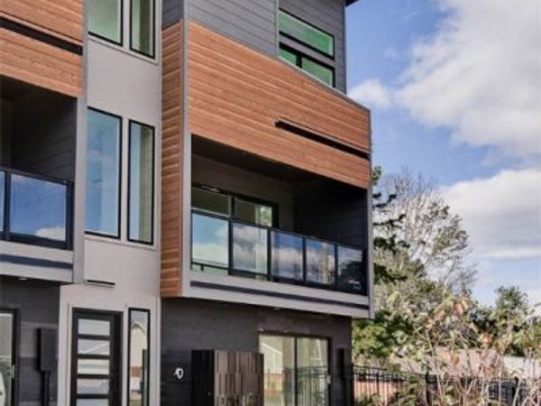 208 NW 9th Street, Bentonville, AR 72712