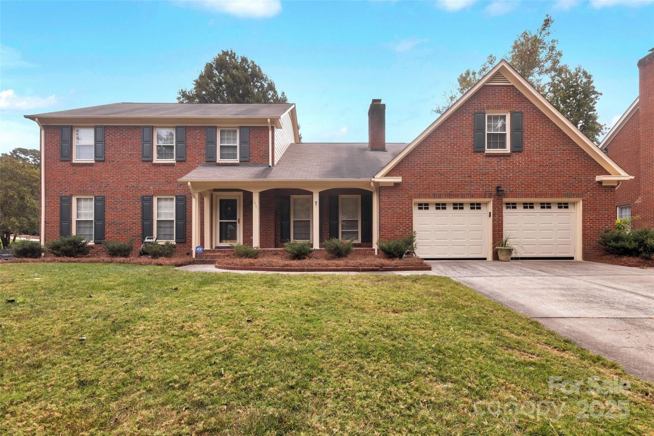 1401 Matthews Plantation Drive, Matthews, NC 28105 Main Photo