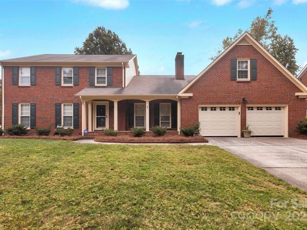 1401 Matthews Plantation Drive, Matthews, NC 28105