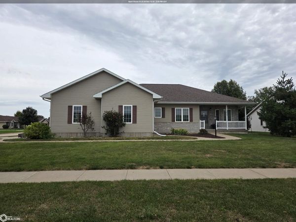 1614 Cambridge Drive, Burlington, IA 52601