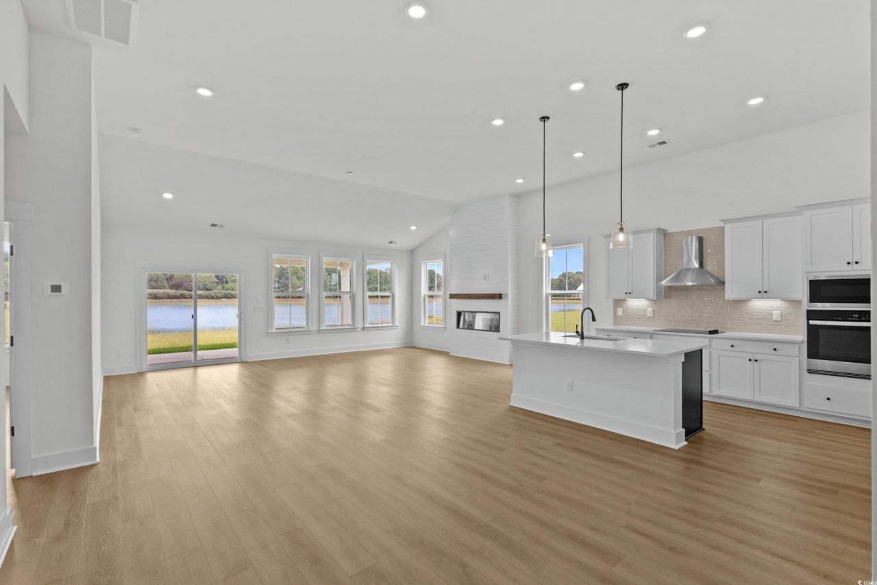 424 Joseph St Photo 3