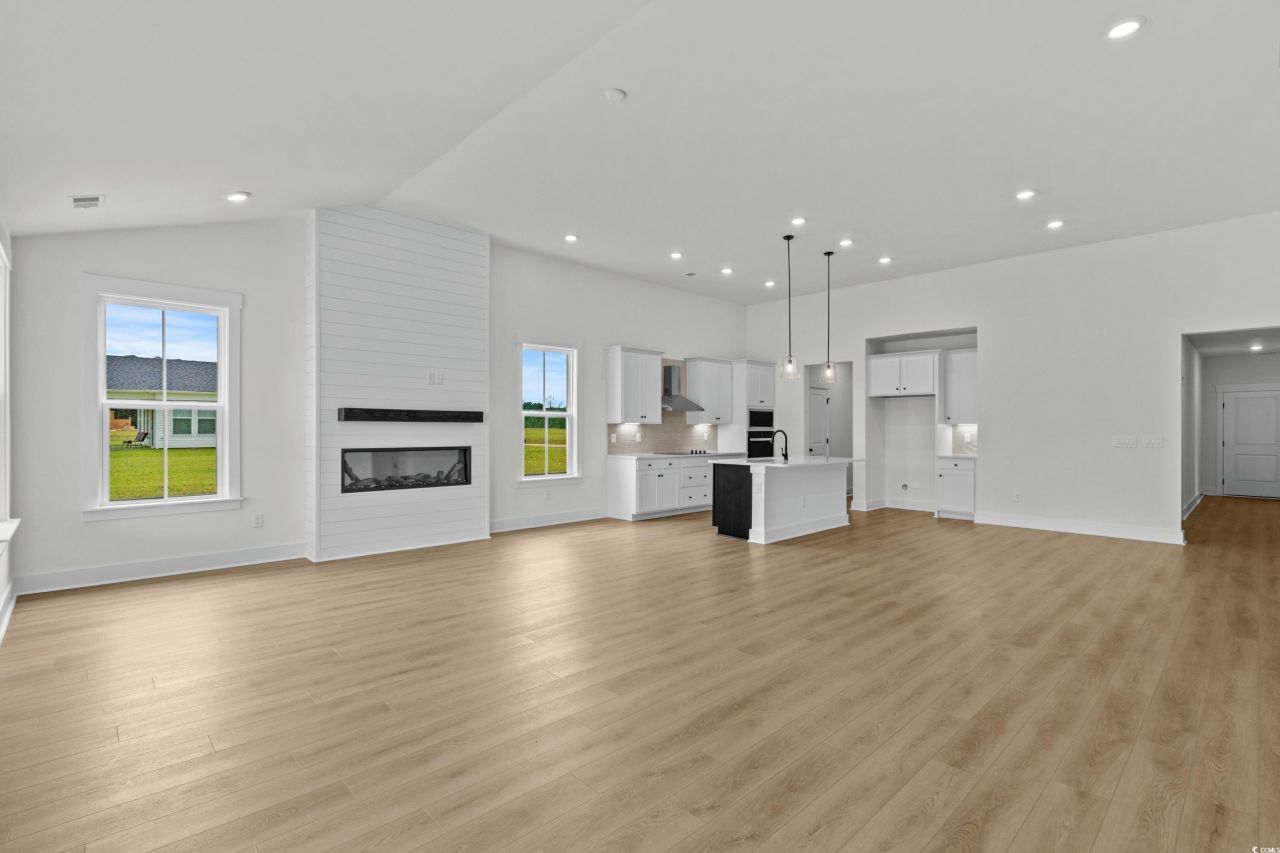 424 Joseph St Photo 5