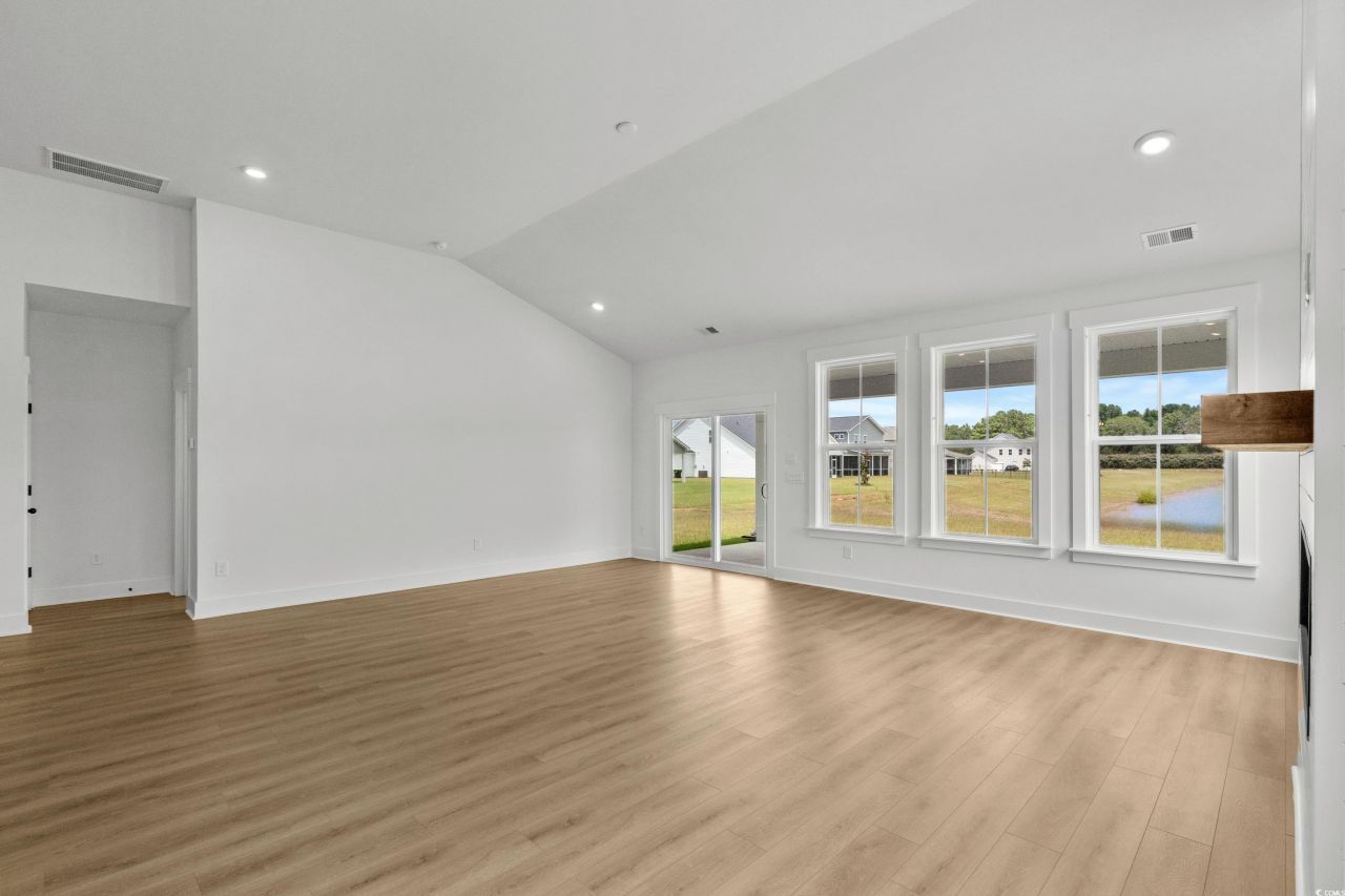 424 Joseph St Photo 7