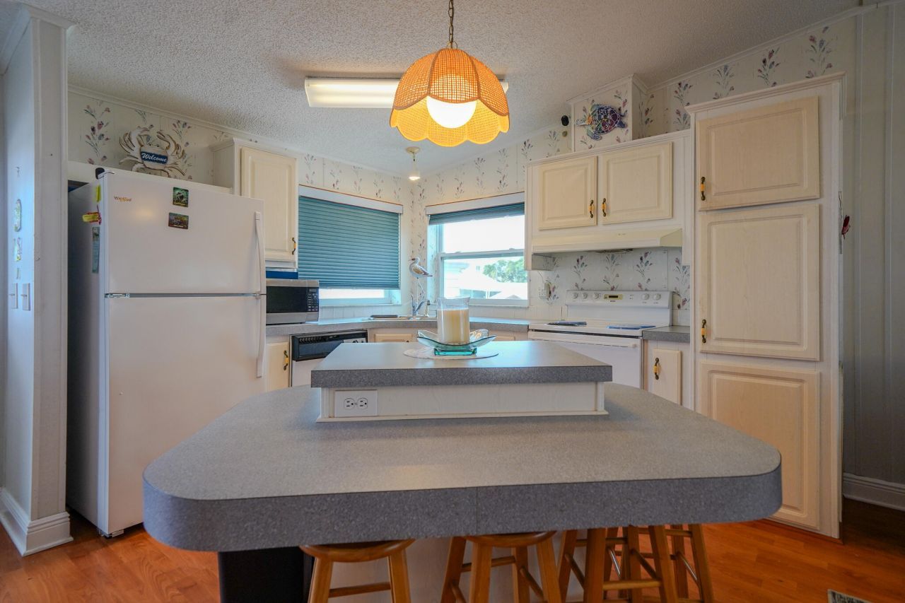 185 W Avenue A, Key Largo, FL 33037 Photo