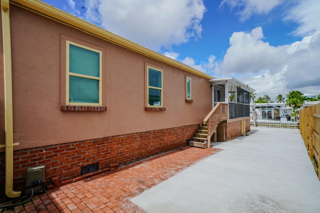 185 W Avenue A, Key Largo, FL 33037 Photo