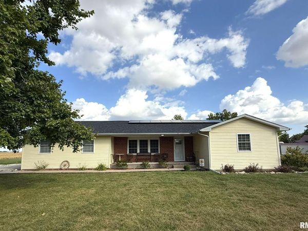 482 E 4TH Street, Woodhull, IL 61490