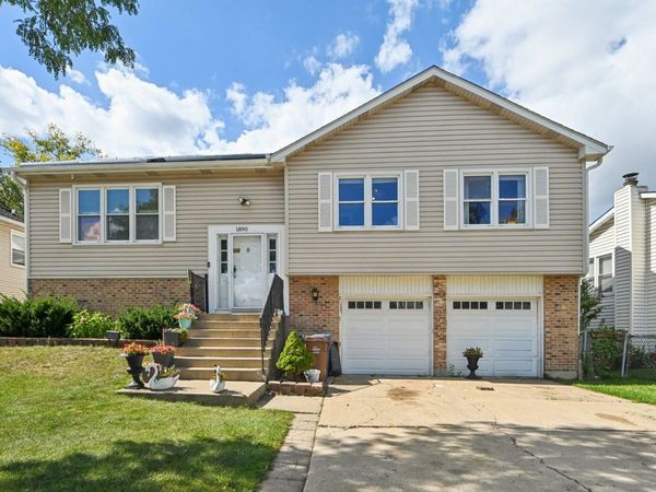 1890 Harvest Lane, Glendale Heights, IL 60139