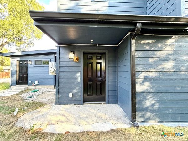 2204 W San Antonio Street, Unit 3, New Braunfels, TX 78130