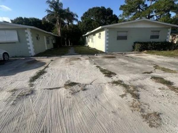 610 Holly Avenue, Fort Pierce, FL 34982