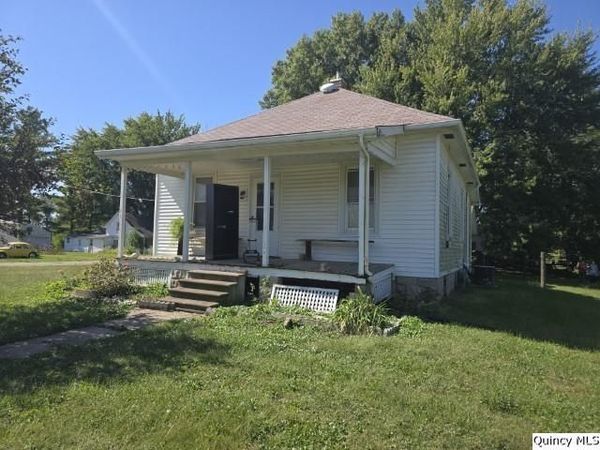 201 N Laurel St, Elvaston, IL 62334