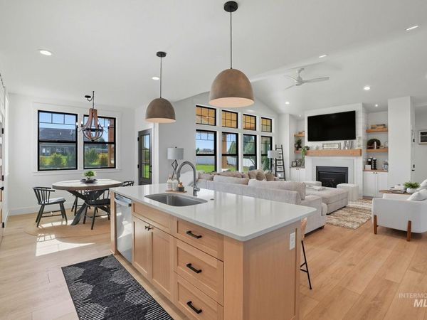 7774 Paddock Ln, Lewiston, ID 83501