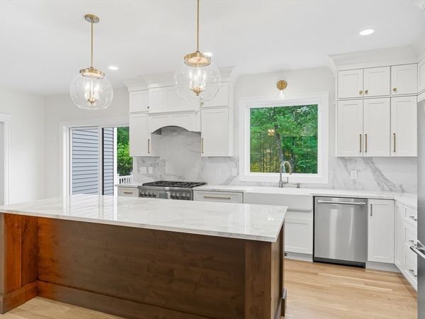 20 Hayes Woods Ln, Groton, MA 01450