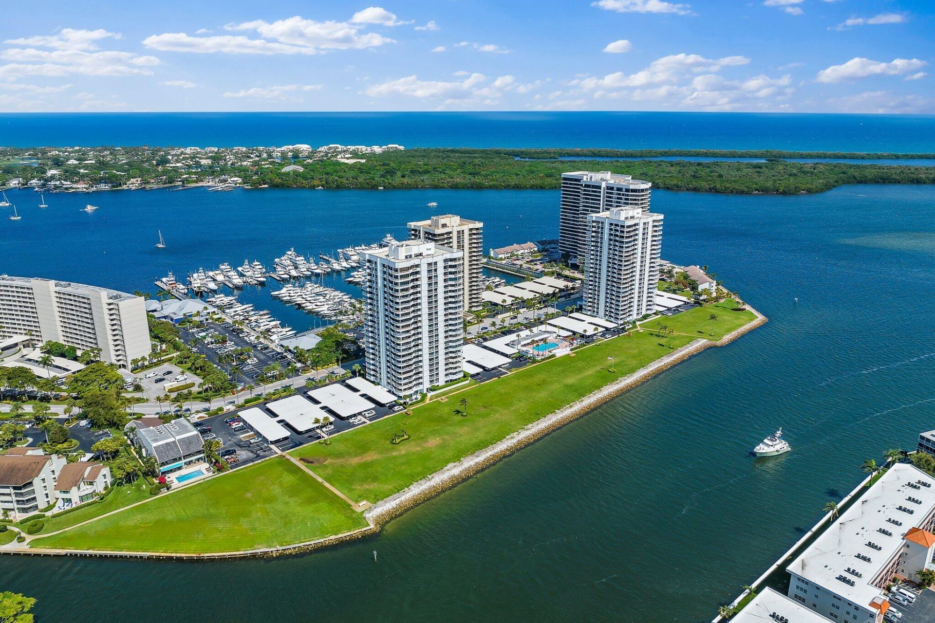 123 Lakeshore Drive, Unit 143, North Palm Beach, FL 33408 Photo