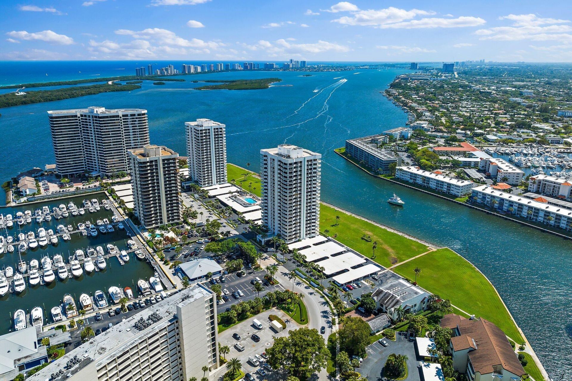 123 Lakeshore Drive, Unit 143, North Palm Beach, FL 33408 Photo